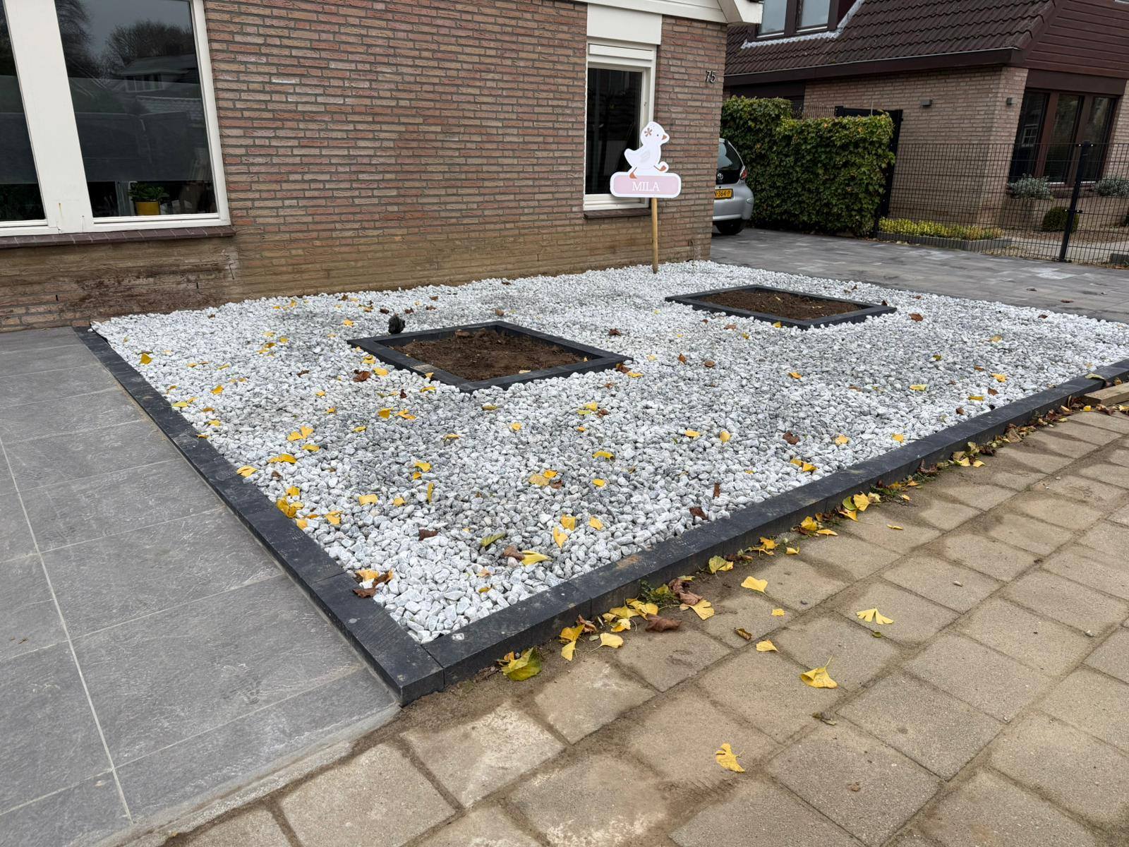 Voortuin met siergrindvakken