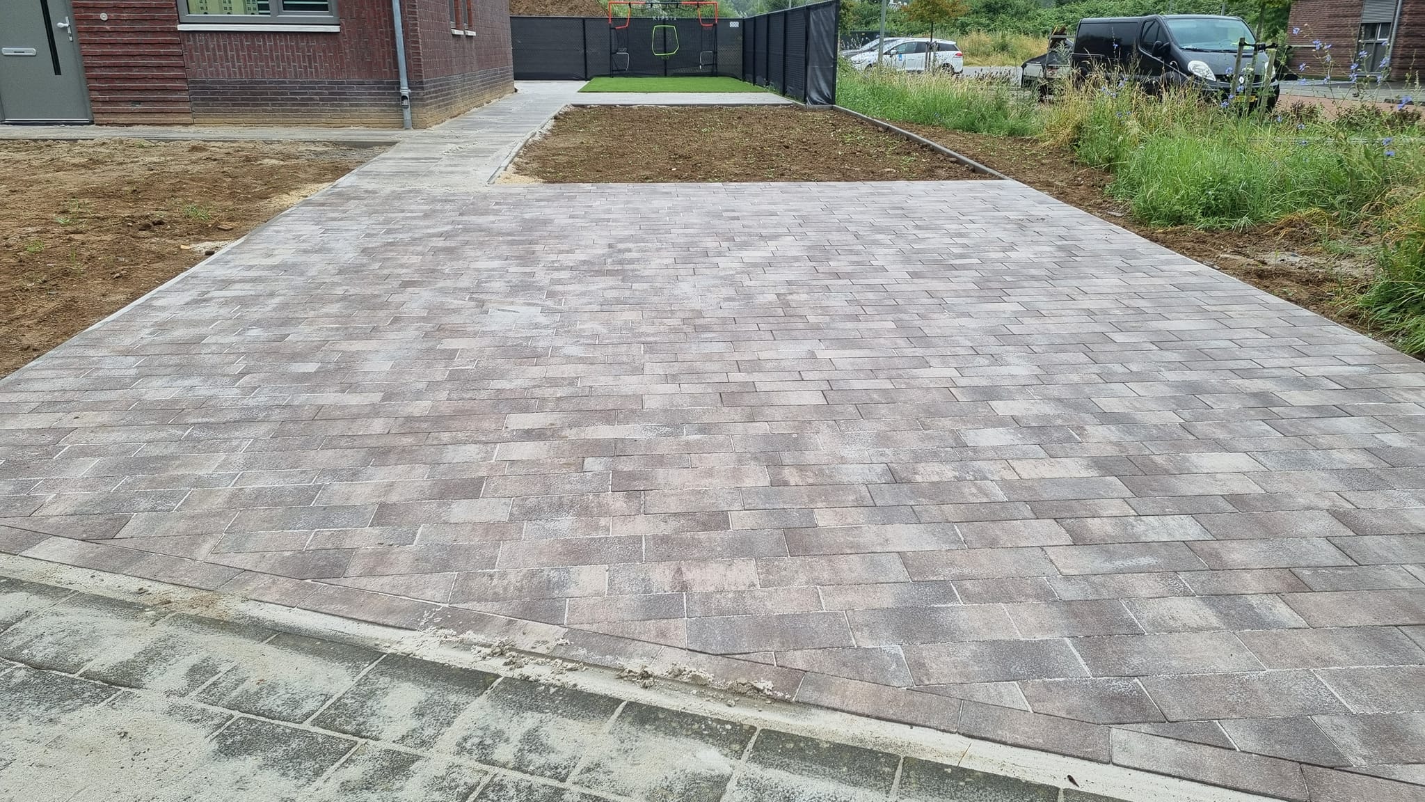 Oprit in gemêleerde klinkers